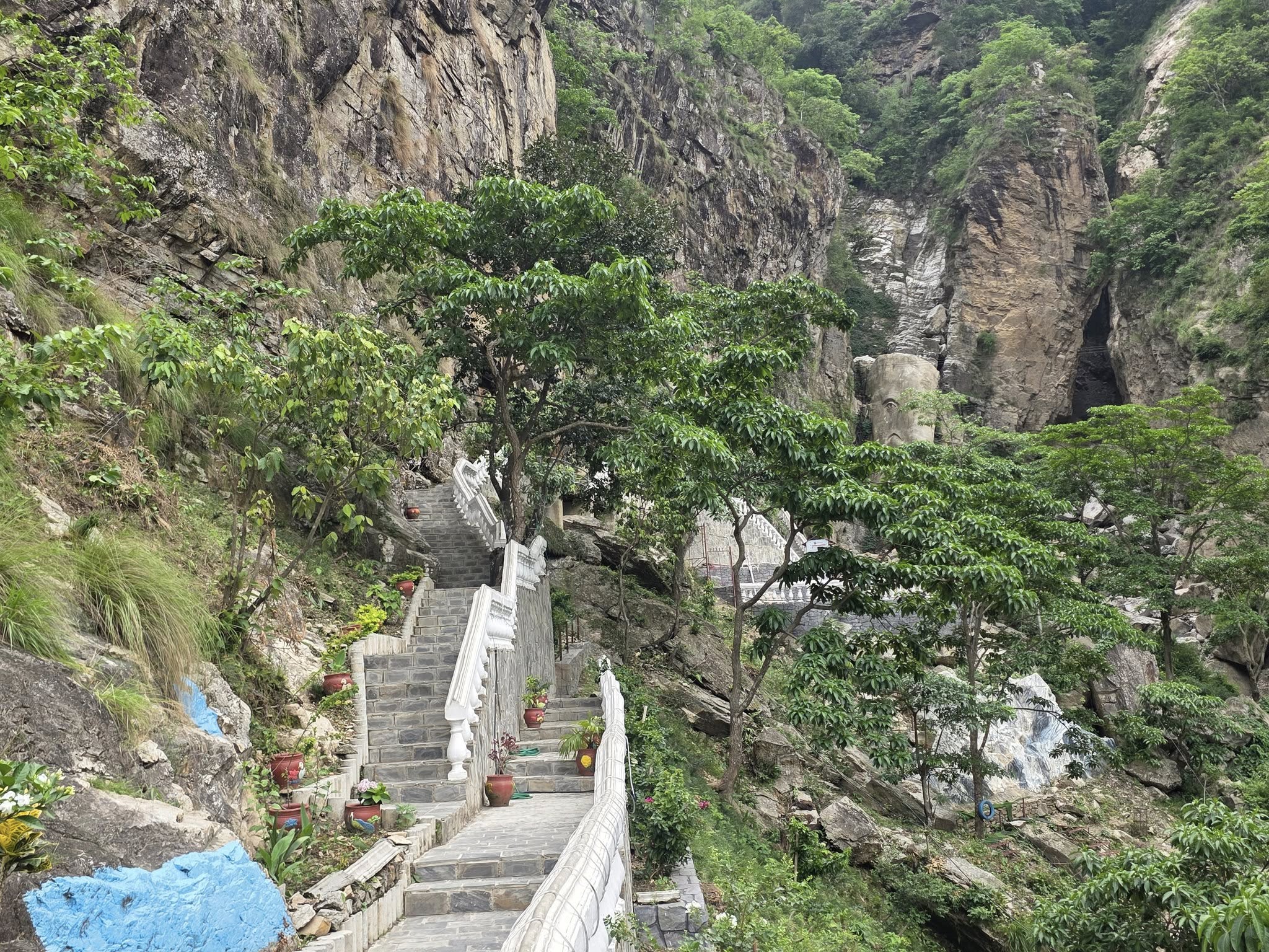 बाँदर कुद्ने भिर पर्यटकको आकर्षक गन्तव्य बन्दै